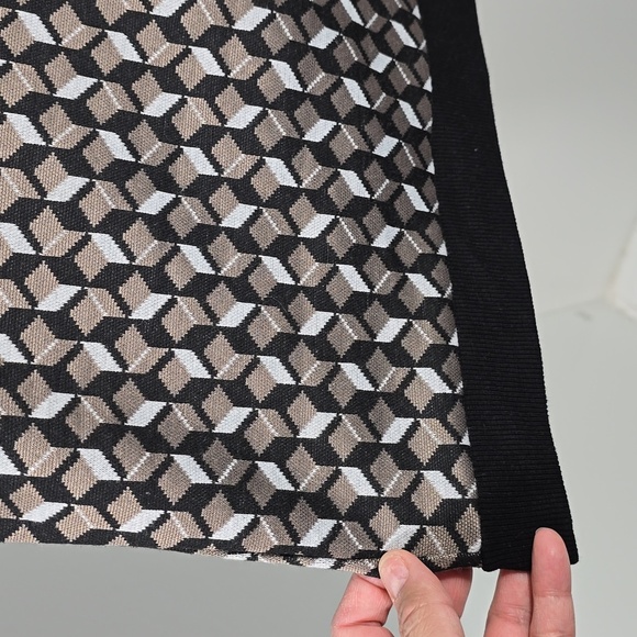 {Andrew Marc} Sport Women's Short Sleeve Fashion Sweatshirt - Size Medium - Picture 7 of 12